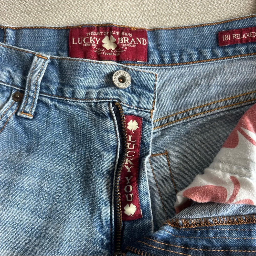 🍀DISTRESSED LUCKY JEANS🍀